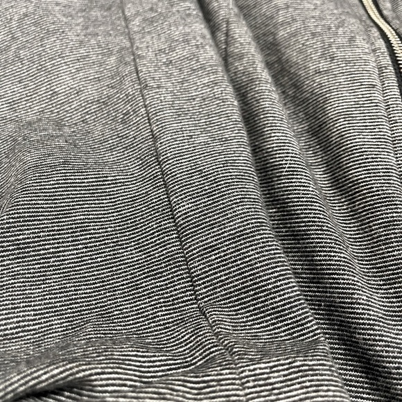 Christopher & Banks Gray Knit Jacket Size M Zip front Ruched Snaps front lapel. - Picture 6 of 9